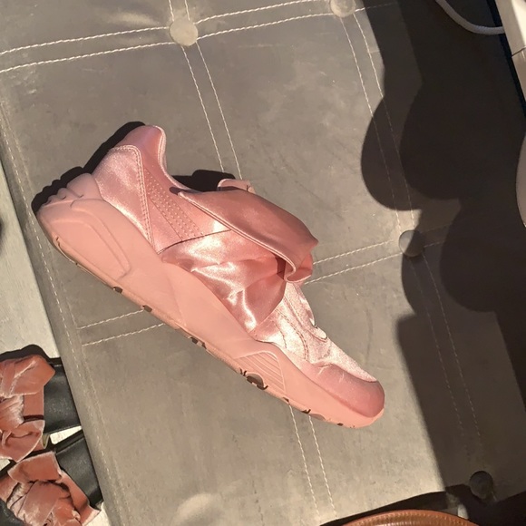 Puma rose pink womens Fenty by Rihanna 7.5US - Picture 2 of 2